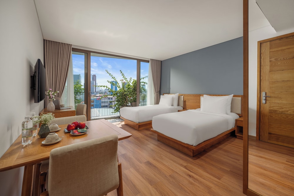 Deluxe Twin Room, Balcony, City View