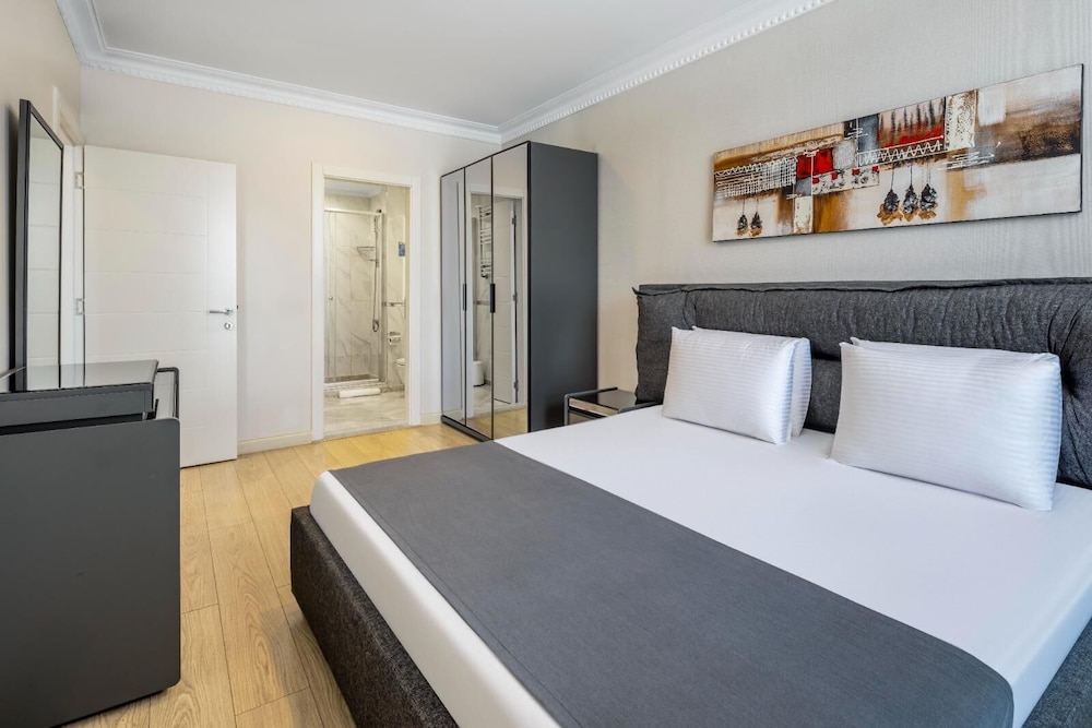 Apartment, 2 Bedrooms, City View photo 2