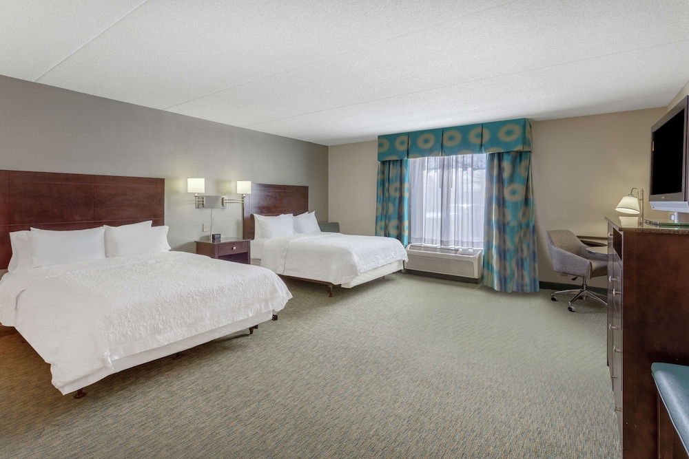 Classic Room, 2 Queen Beds, Accessible (Roll-In Shower) - Photo 3