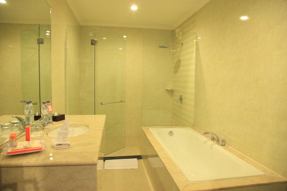 Executive Room, 1 King Bed photo 2