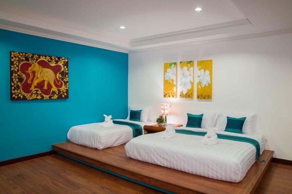 Deluxe Triple Room, Multiple Beds photo 2