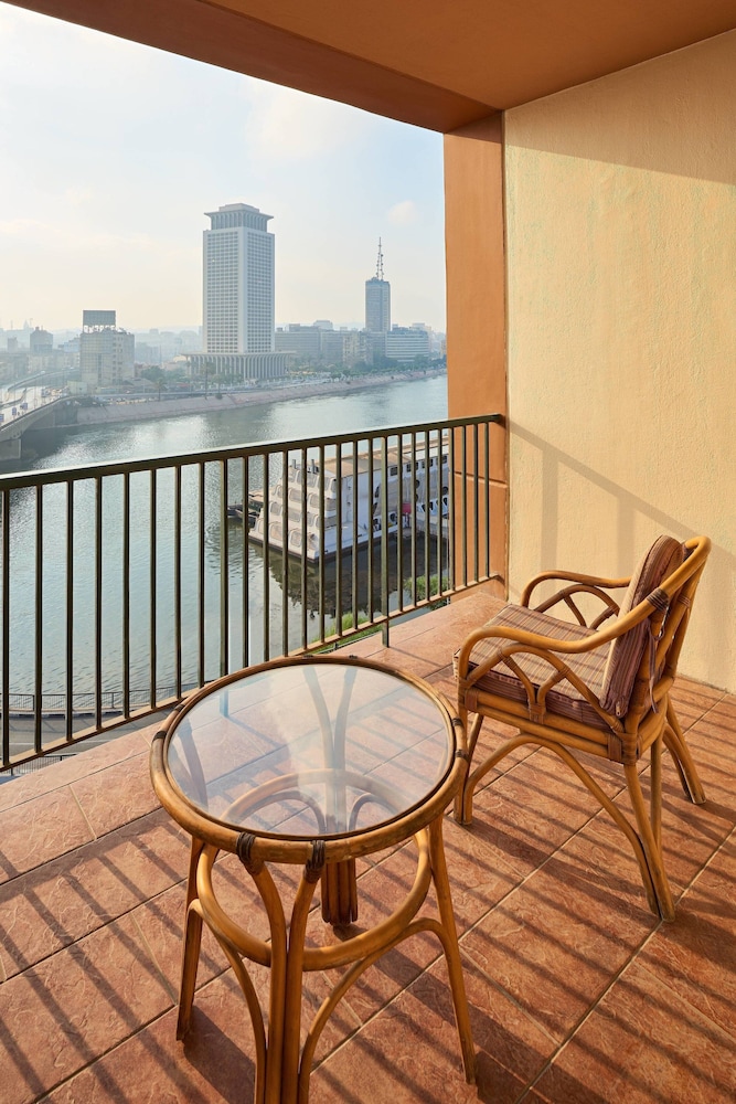 Suite, 1 King Bed, Balcony
