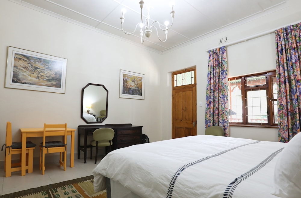 King Bed / Shower,- Wheelchair friendly photo 2