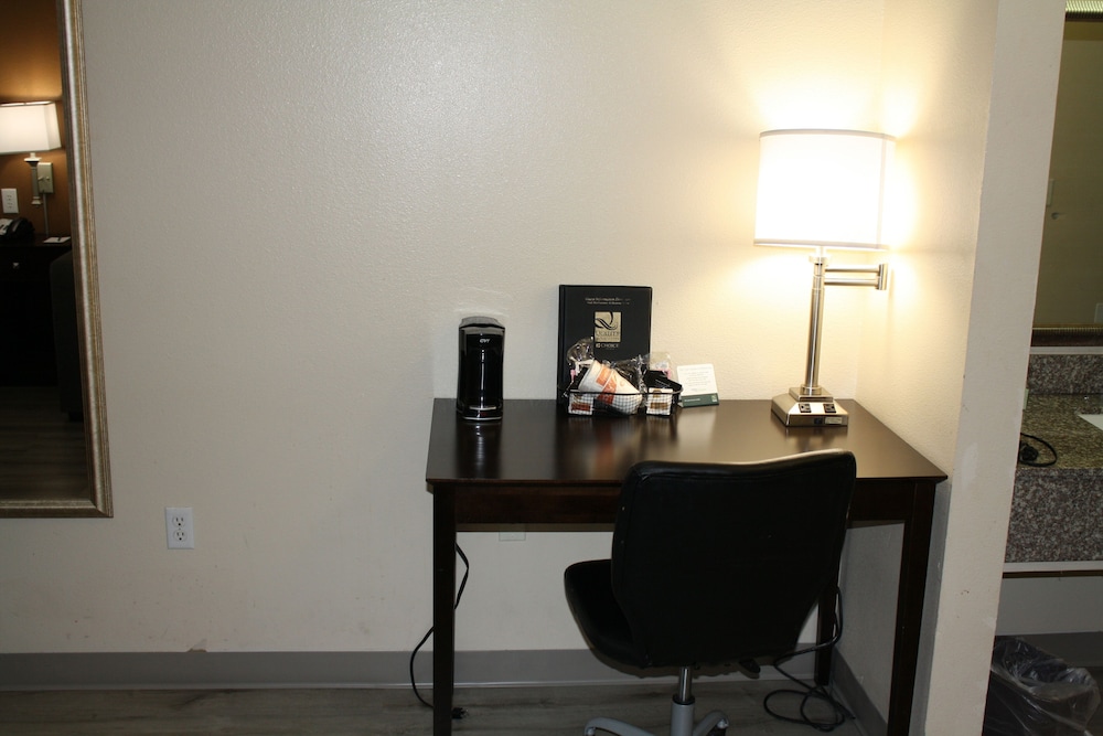 Suite, 1 King Bed with Sofa bed, Non Smoking (Upgrade) - Photo 3