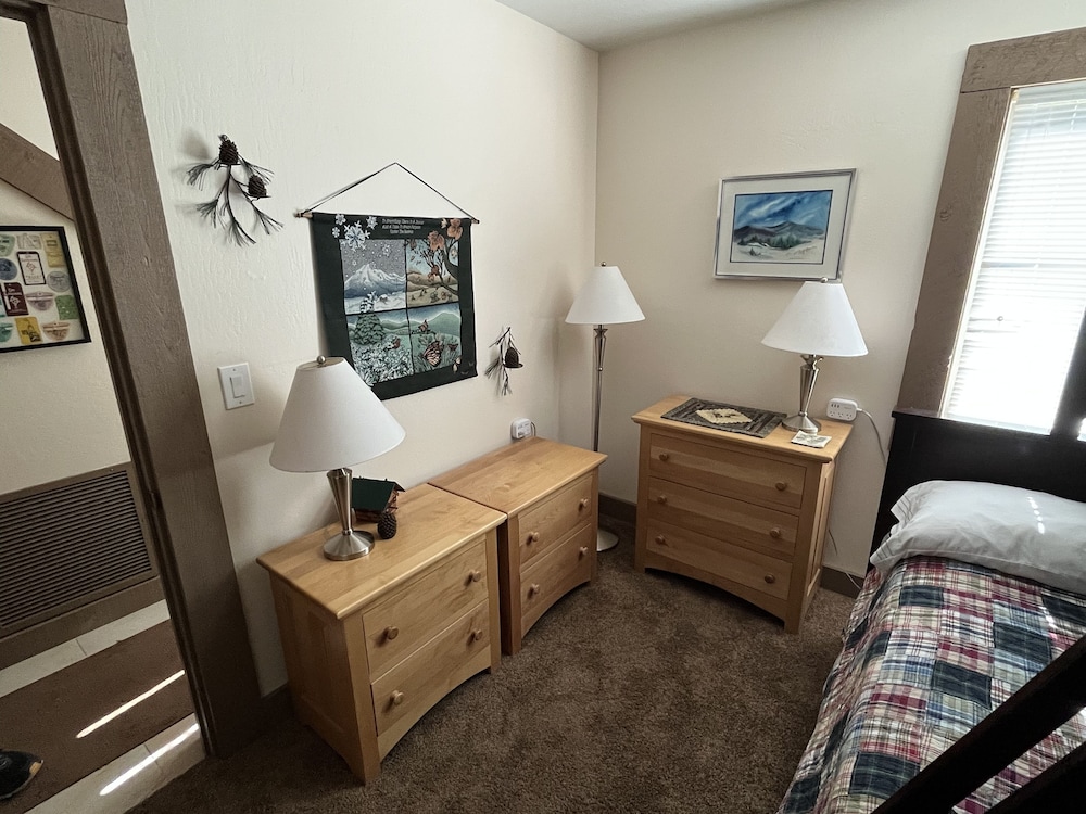 Townhome, Multiple Beds, Hot Tub, Mountain View (Silver Tree Sanctuary) photo 2