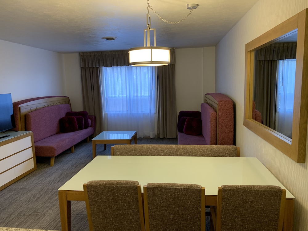 Town Center One Bedroom - Photo 4