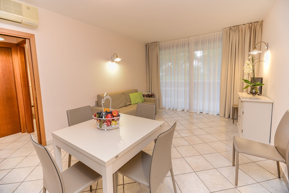 Apartment, 2 Bedrooms, 2 Bathrooms photo 1
