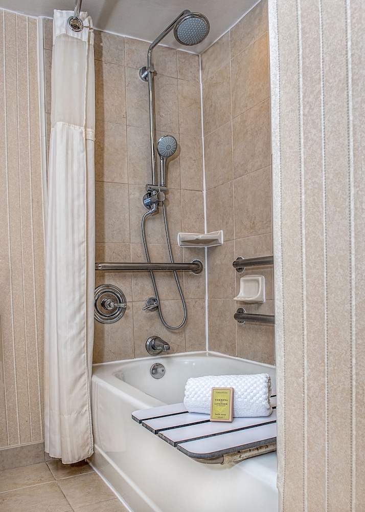 Room, 2 Double Beds, Accessible, Bathtub