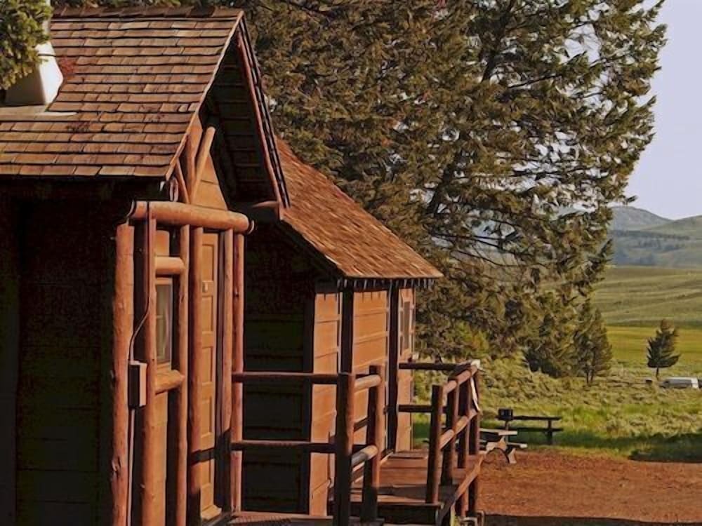 Roughrider Cabin 2 Double / No Bath photo 1