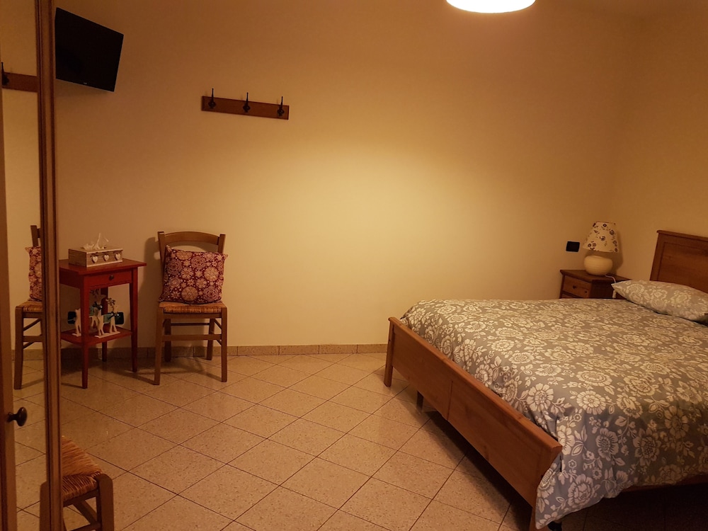 Classic Double Room, 1 Queen Bed photo 3