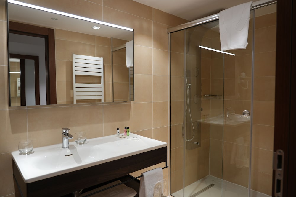 Classic Double Room, Balcony, Mountain View photo 3