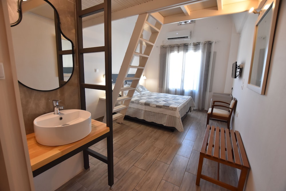 Traditional Loft, Sea View