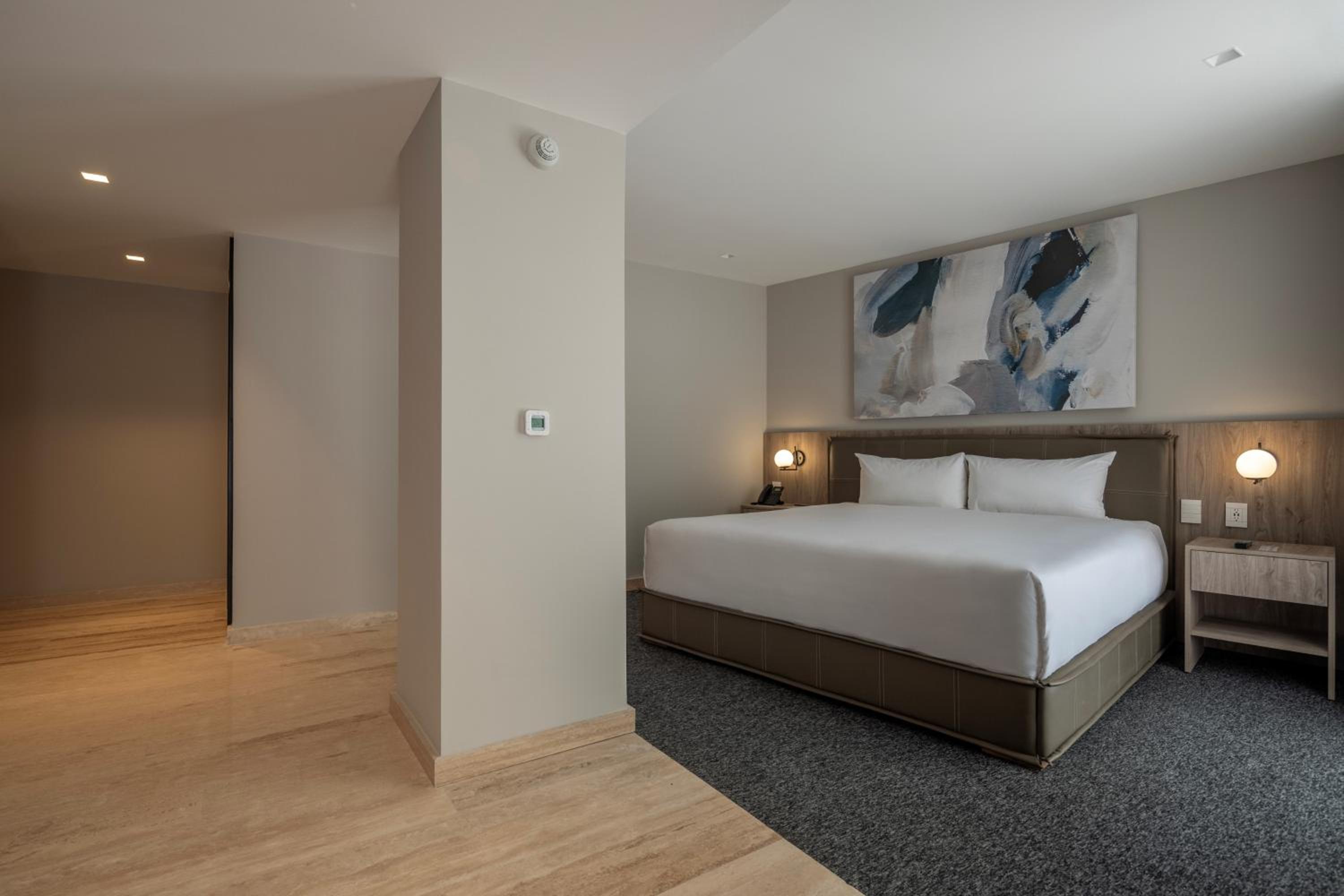Deluxe Room - Photo 1