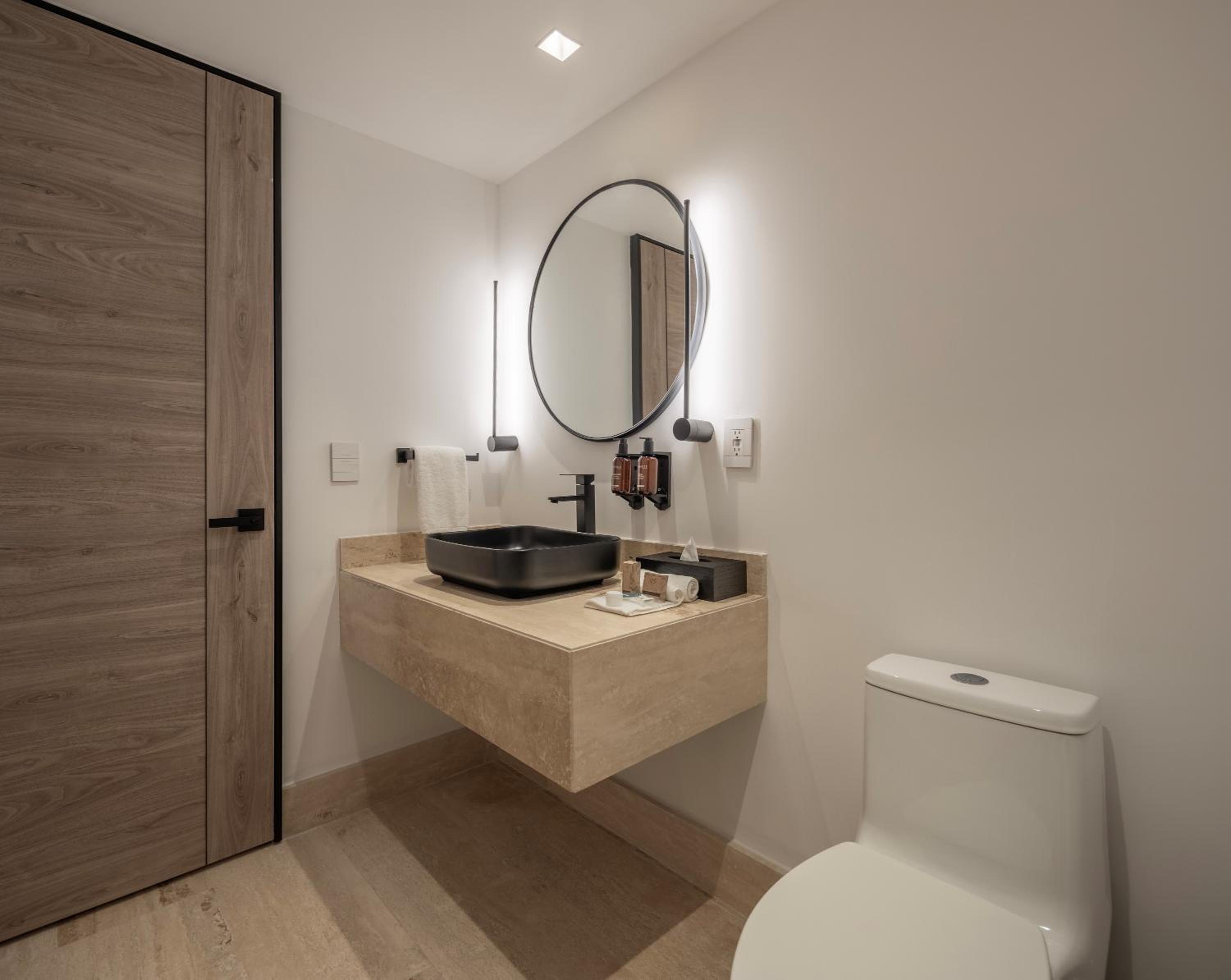 Deluxe Room - Photo 4