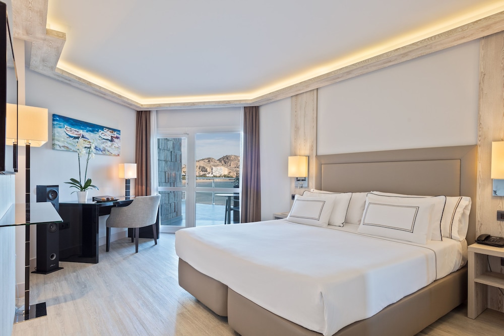 The Level, Room, Pool Access (Adults Only) - Photo 2