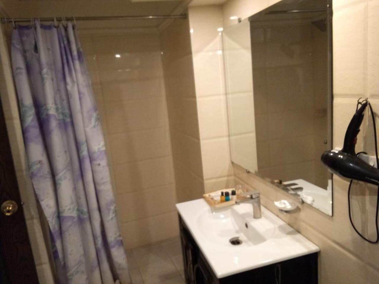 Deluxe King Room photo 2