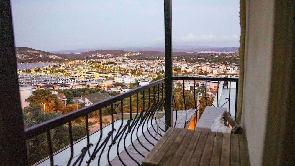 Suite, Balcony, Marina View photo 2