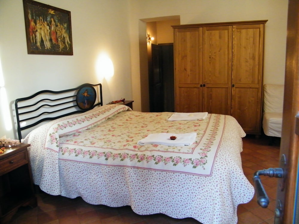 Standard Double Room photo 2