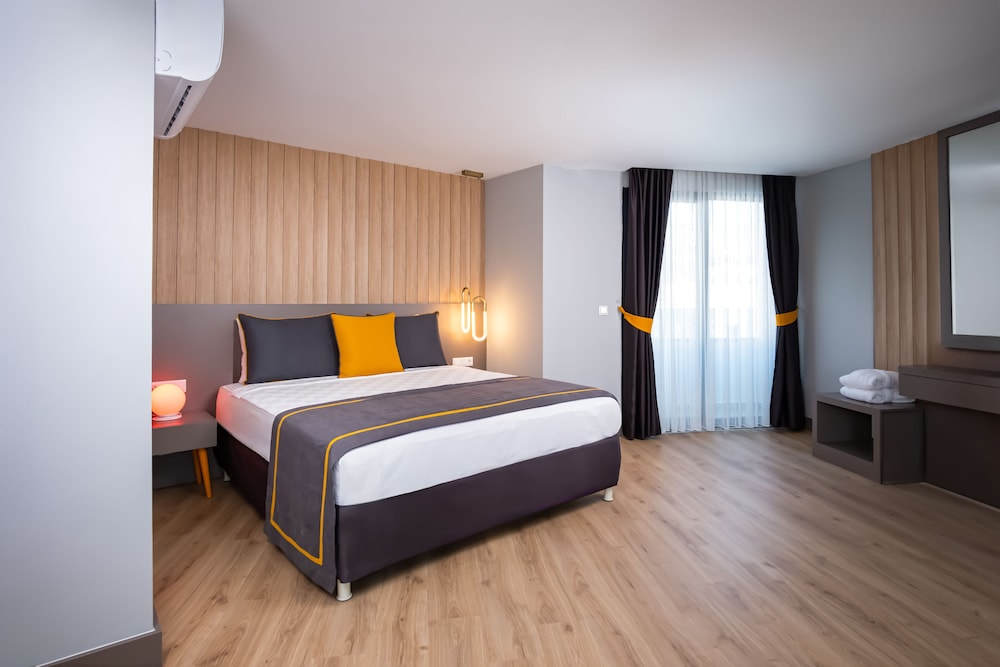 Honeymoon Room photo 1