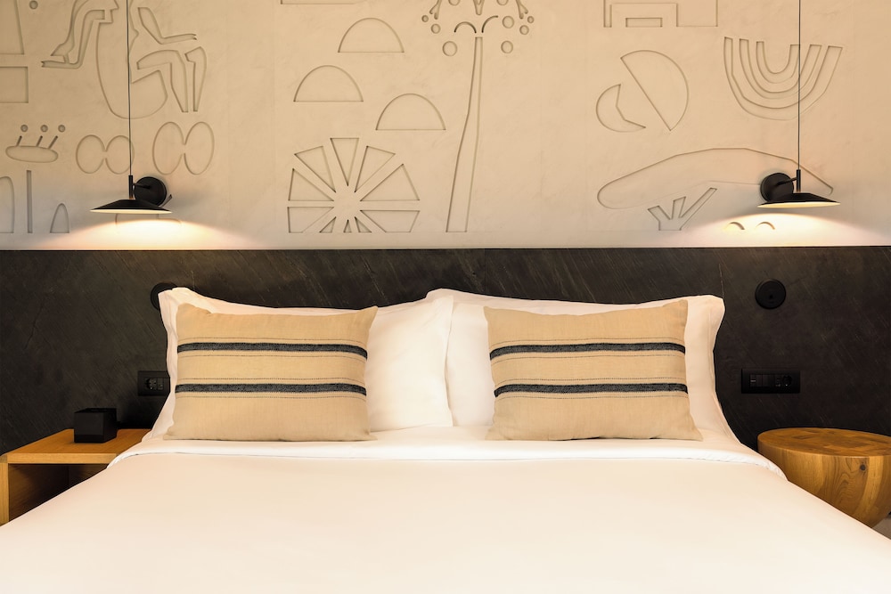 Bungalow, 1 King Bed with Sofa bed (Echoes Bungalow with Zen Pool)