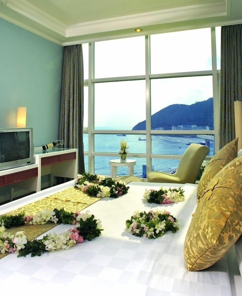 Deluxe Room, Ocean View photo 2