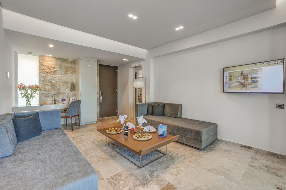 Deluxe Bungalow Suite with Private Pool - Photo 6