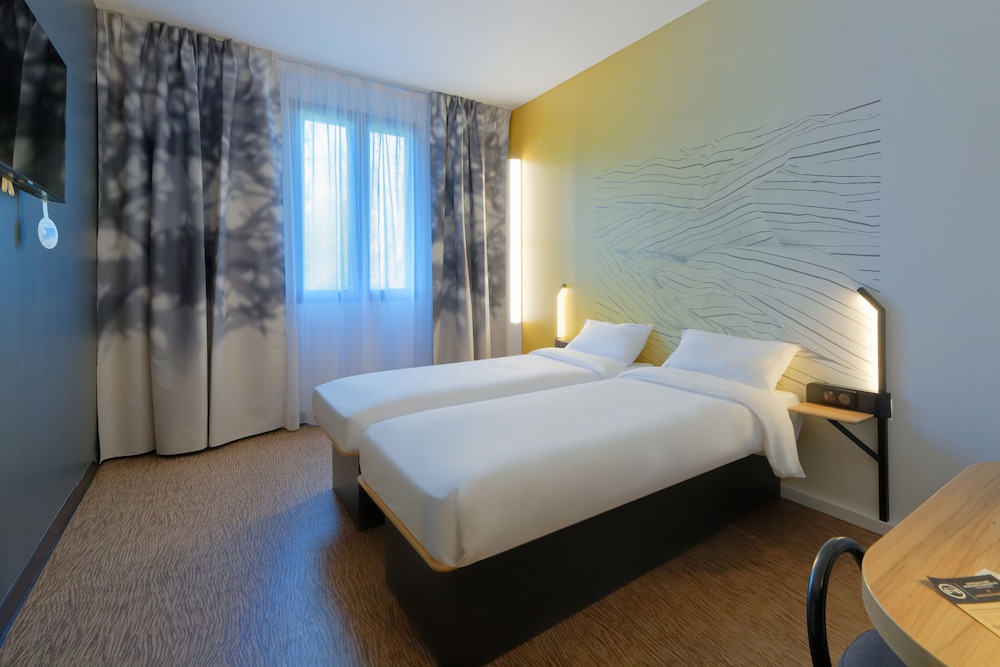 Twin Room, Non Smoking - Photo 1