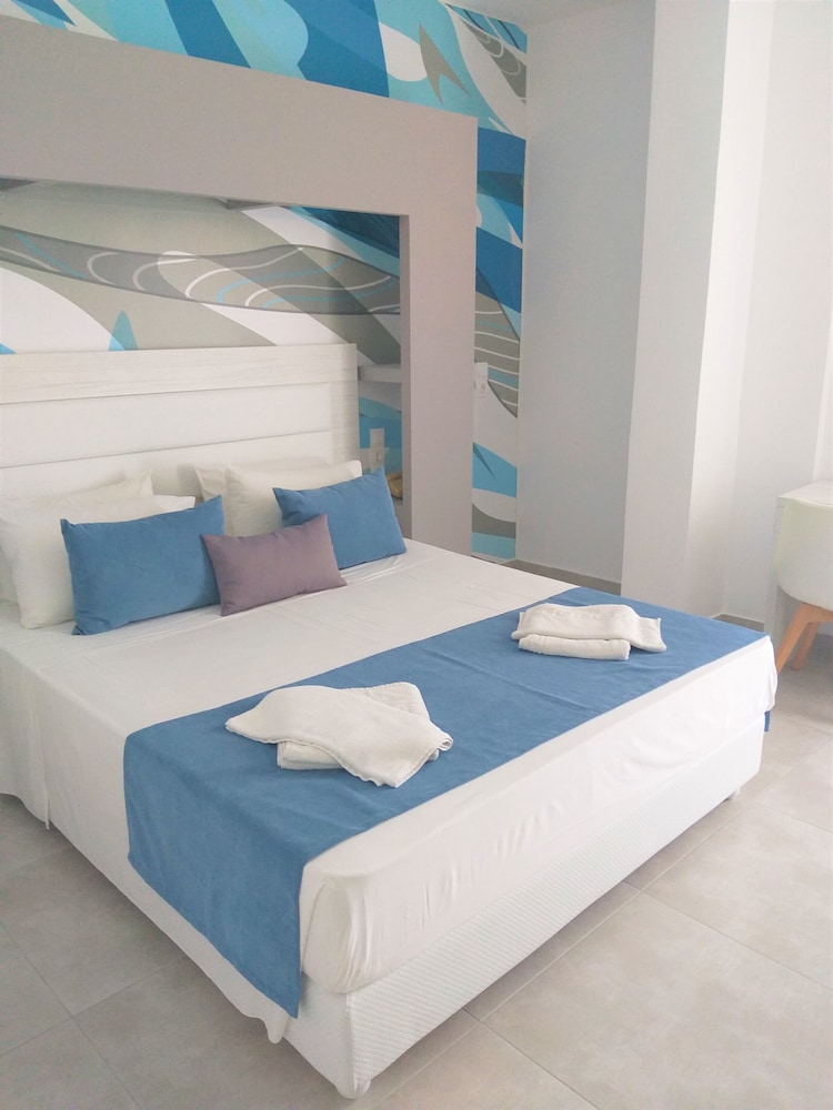 Superior Double or Twin Room, Partial Sea View photo 2