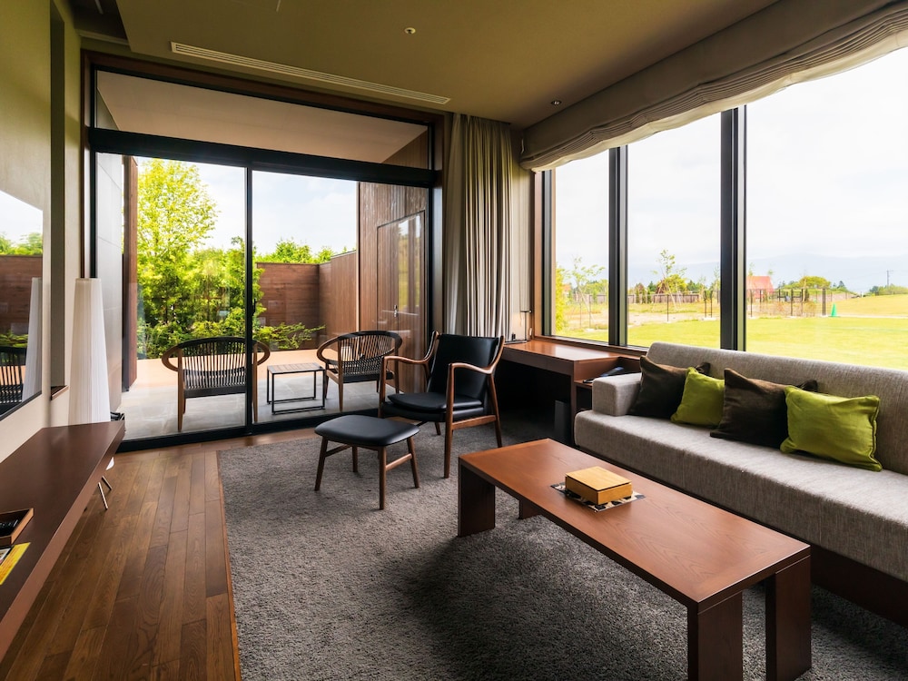 Deluxe Design Twin Room with Onsen Open-Air (Wood-Deck) Bath East Wing, Non-Smoking - Photo 7
