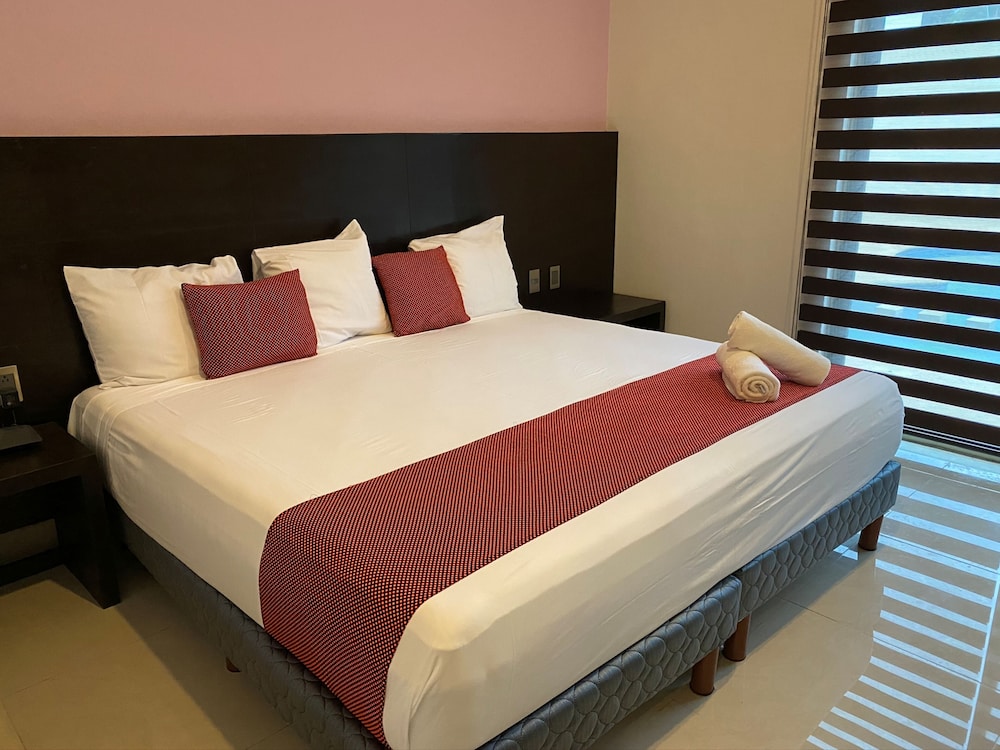 Deluxe Room - Photo 1