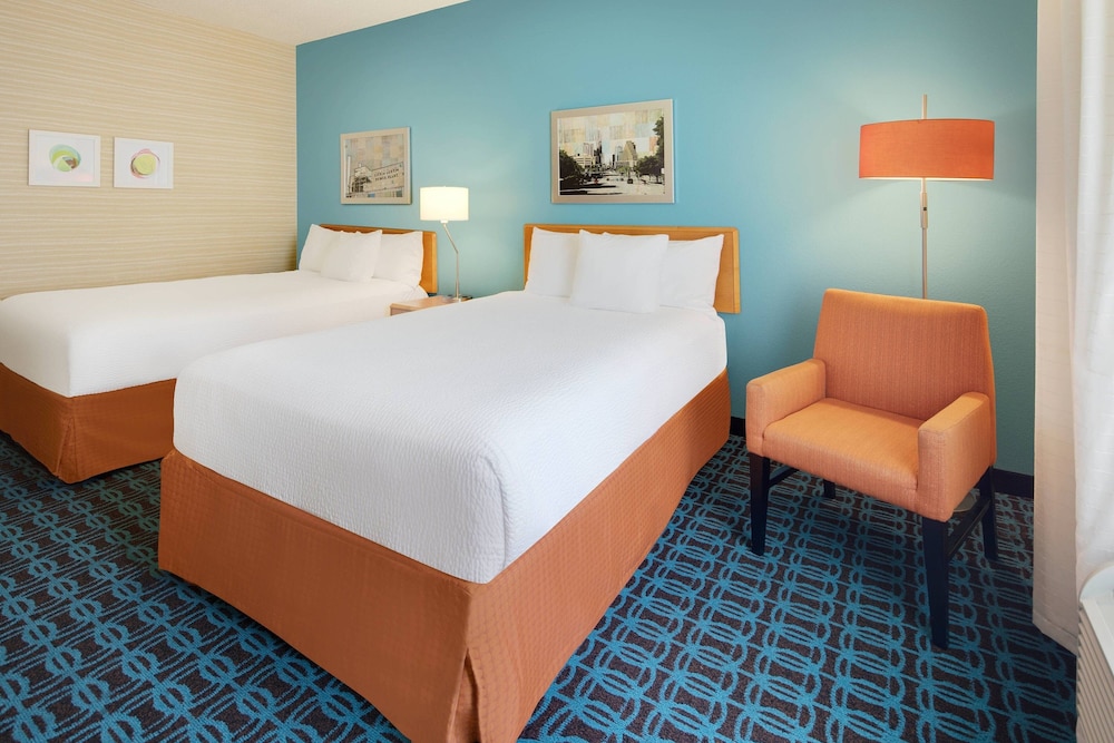 Standard Room, 2 Queen Beds - Photo 2