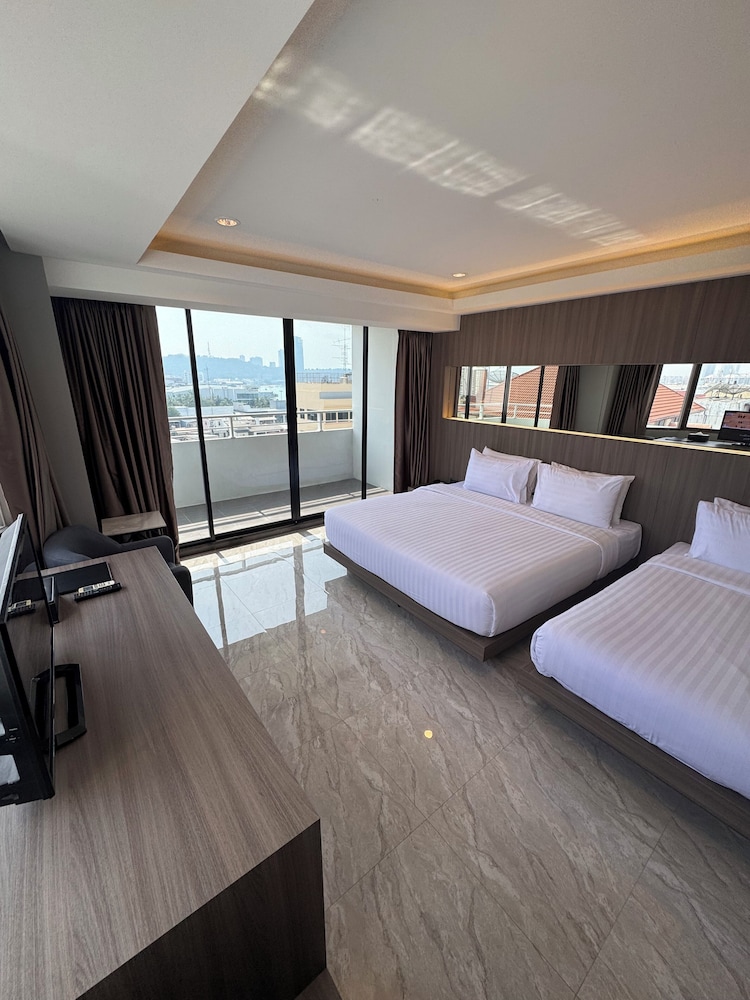 Ocean Triple Room - Photo 8