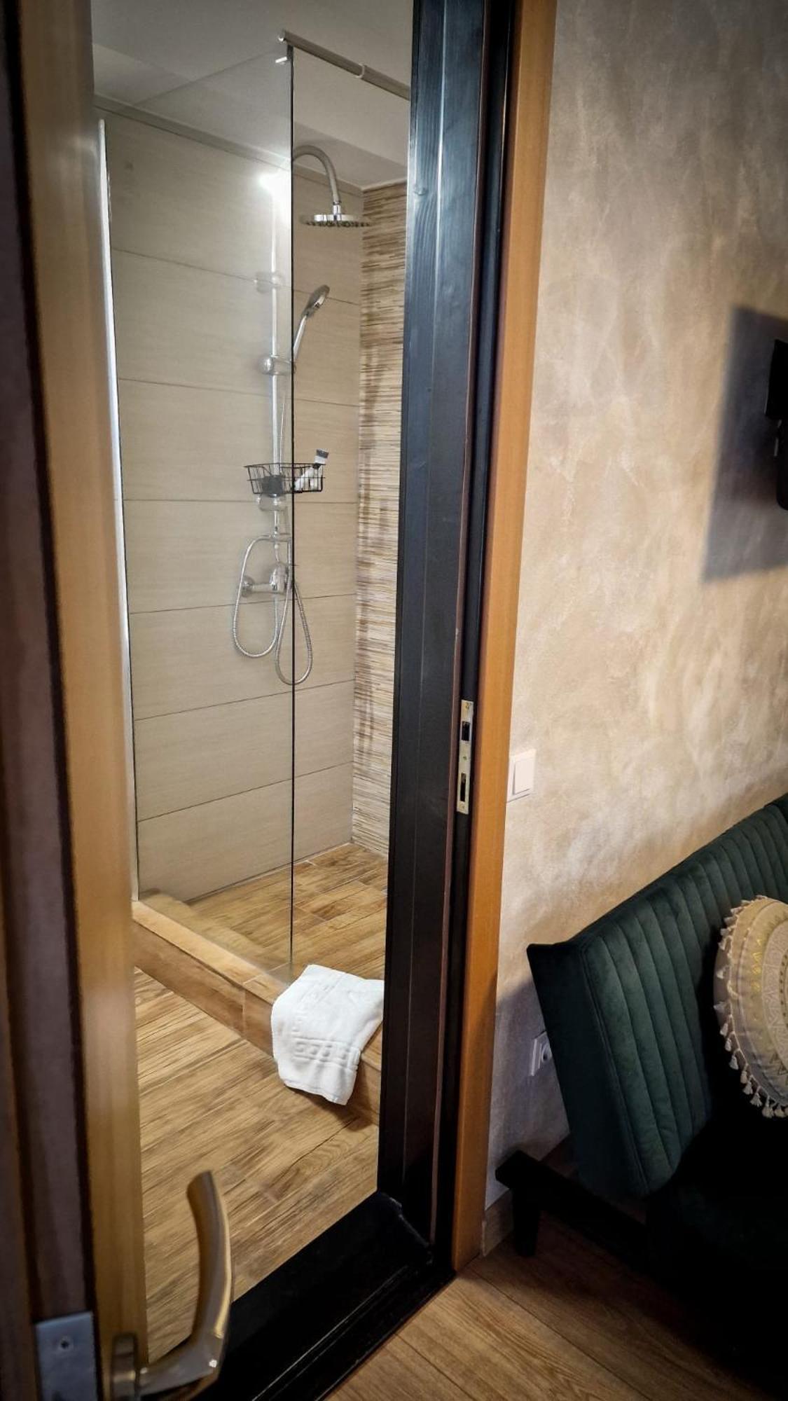 Superior Double Room - Photo 4
