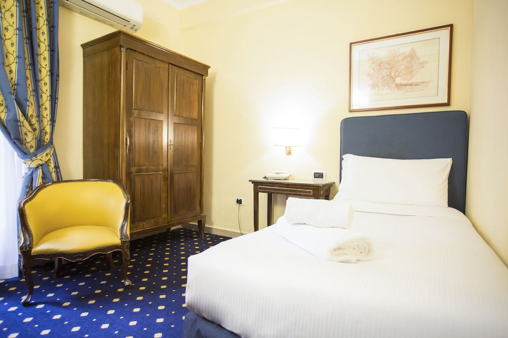 Single Room photo 1