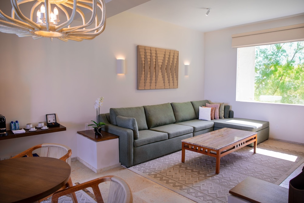 Master Suite Ocean Front Two Queen - Photo 5