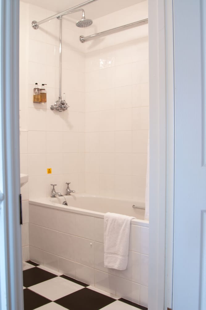 Superior Double Room, 1 King Bed, Garden View photo 2