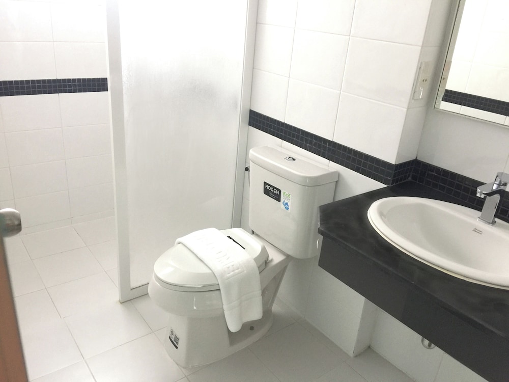Deluxe Triple Room - Photo 8
