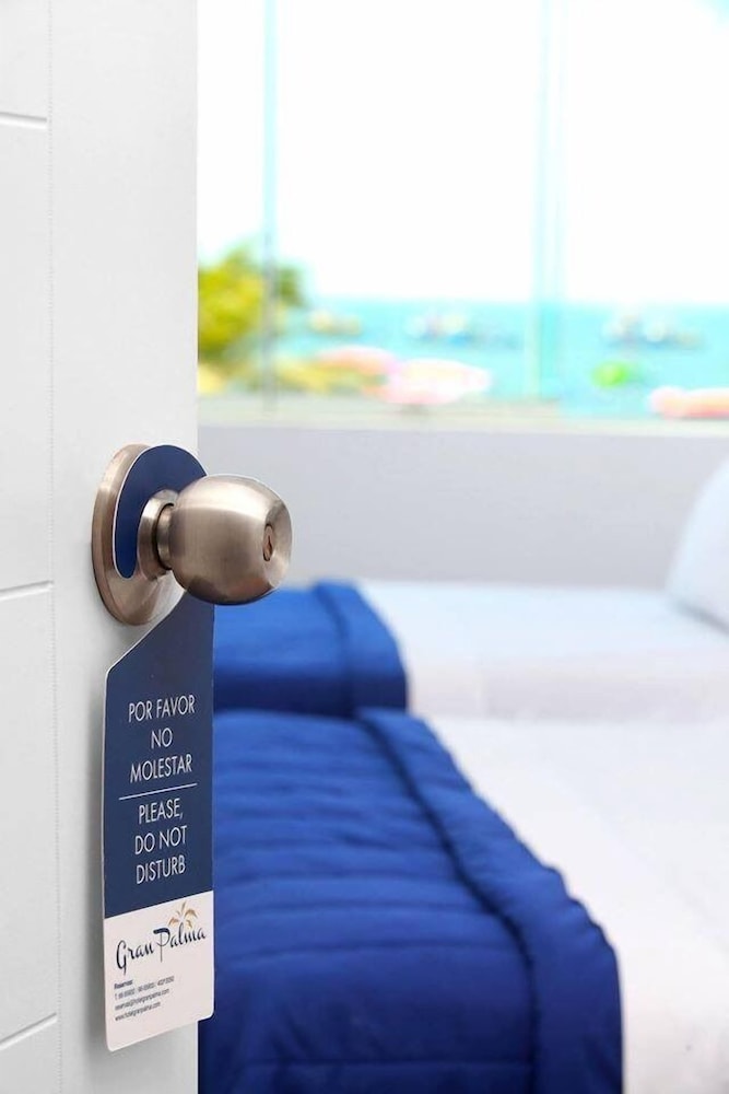 Standard Triple Room, Non Smoking, Ensuite - Photo 1