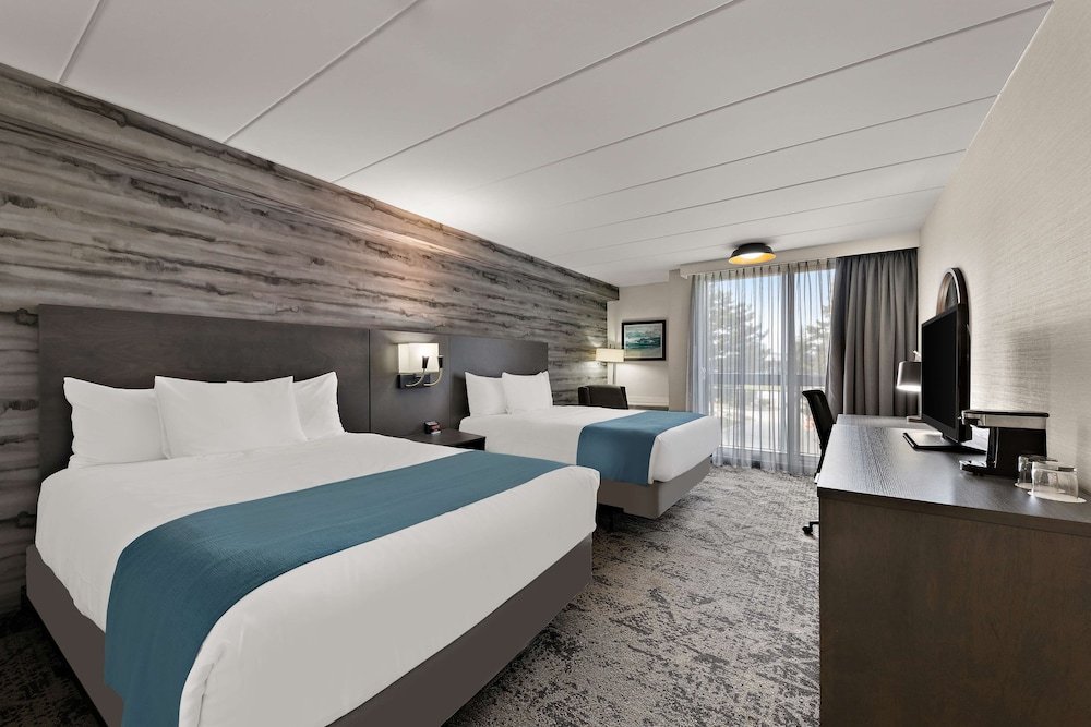 Standard Room, 2 Queen Beds, Non Smoking, Balcony (Walk-in Shower) - Photo 1