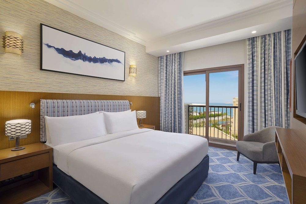 Room, 1 King Bed (Island View) photo 2