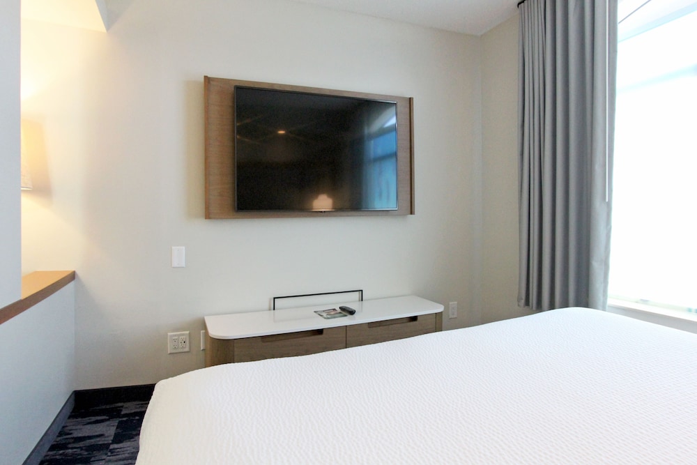 Executive Suite, 1 King Bed with Sofa bed - Photo 3