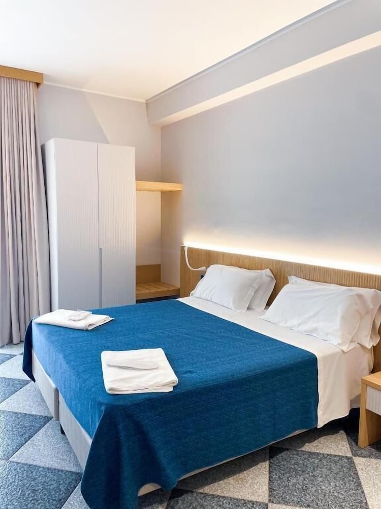 Comfort Quadruple Room - Photo 1