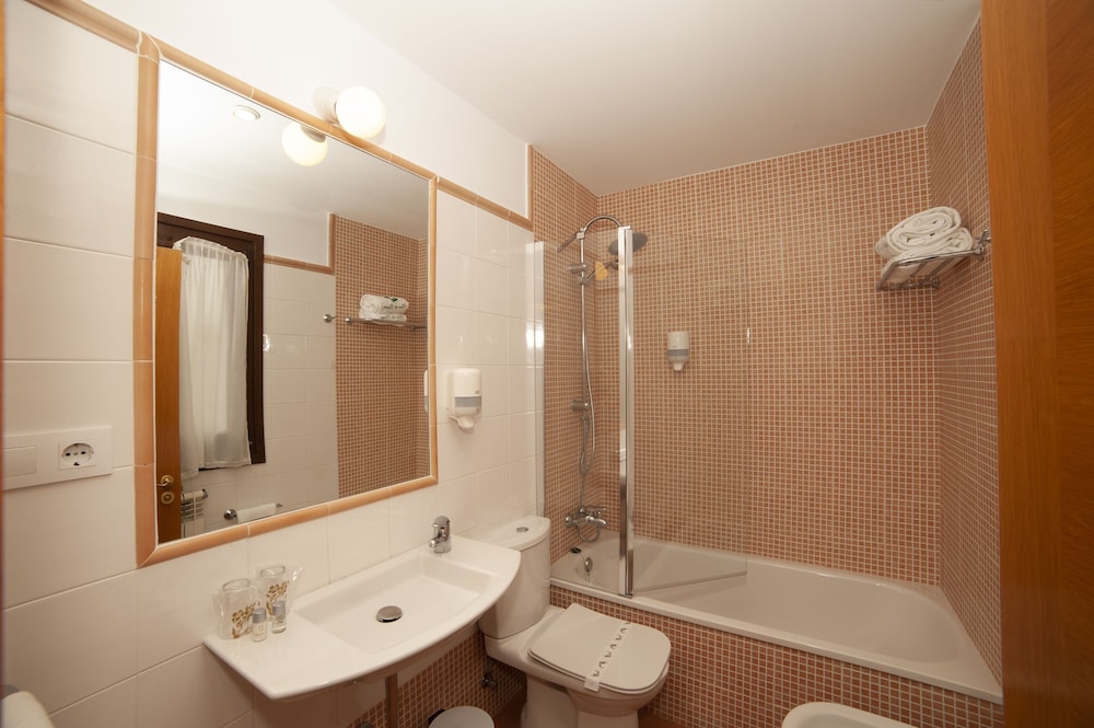 Standard Double Room - Photo 5