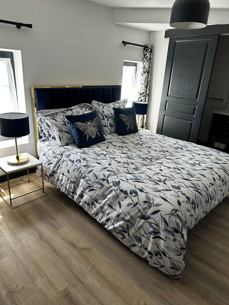 Apartment, 1 Queen Bed photo 2