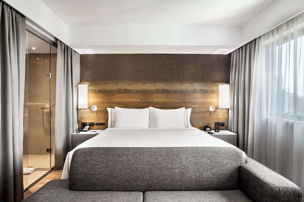 Premium Room, 1 Queen Bed (Grand Premium) photo 3