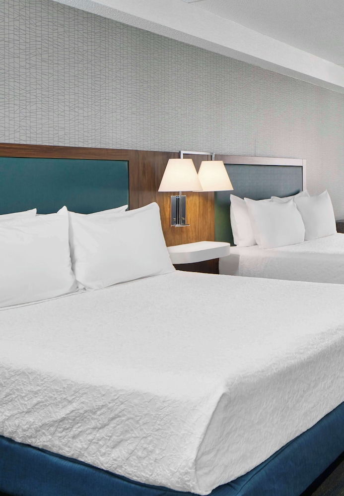 Room, 2 Queen Beds, Accessible, Bathtub (Mobility & Hearing) - Photo 1