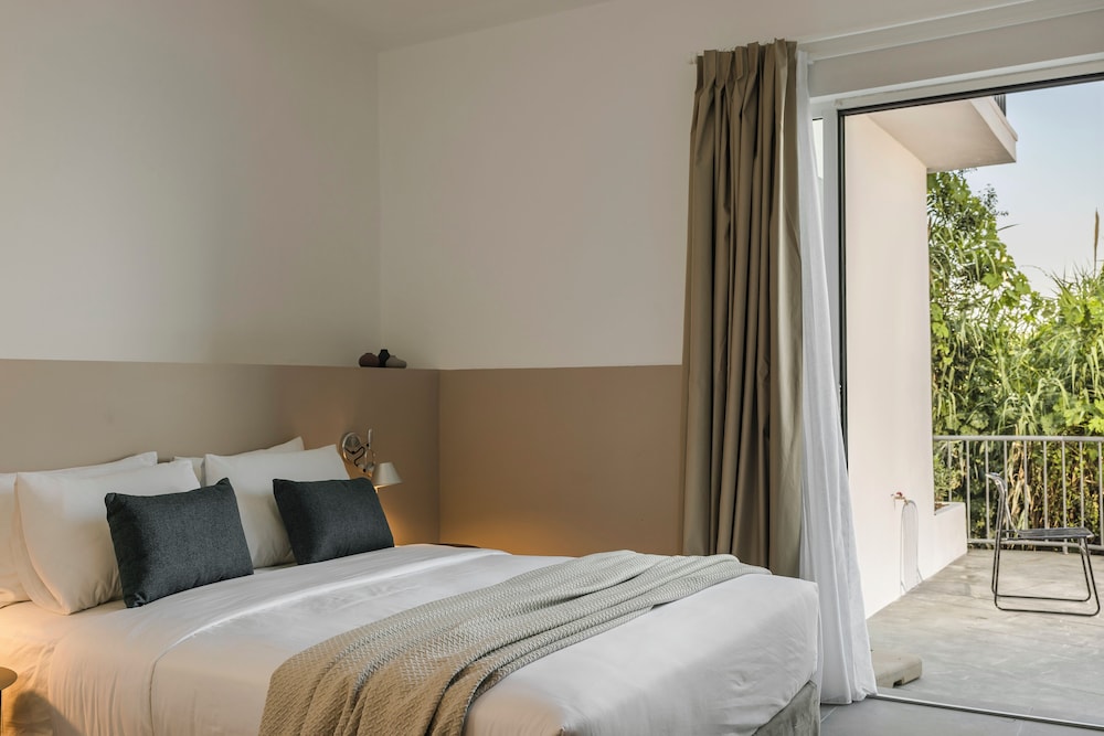 Premium Double Room photo 3