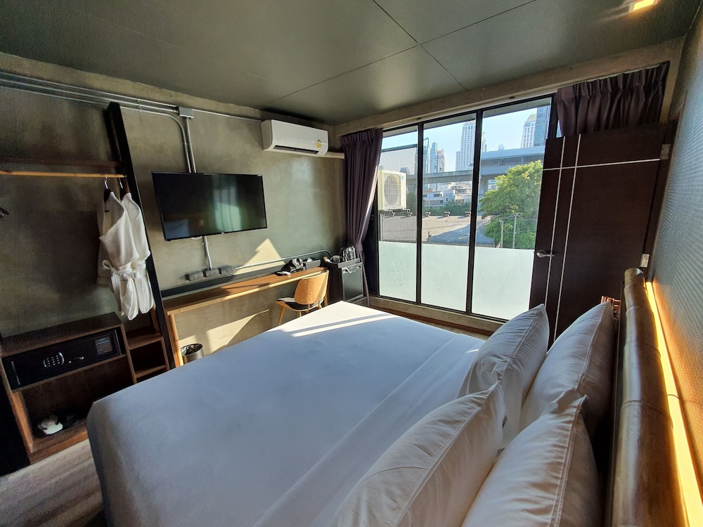 Family Suites Party (OFP) photo 3