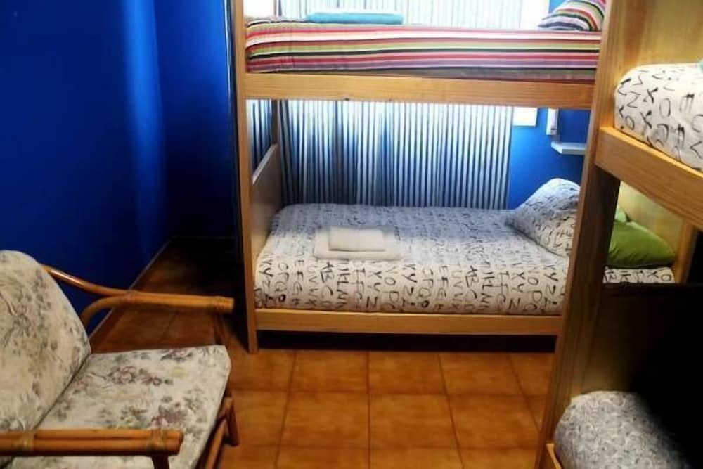 Shared Dormitory, Men Only (4 People)