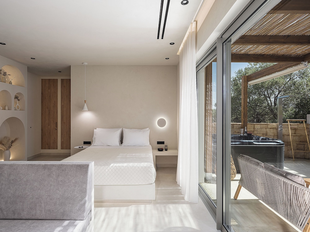 Deluxe Studio Suite, 1 Queen Bed